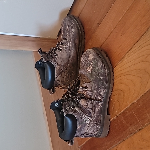 Faded Glory camoflauge boots size 3 youth - Picture 3 of 6